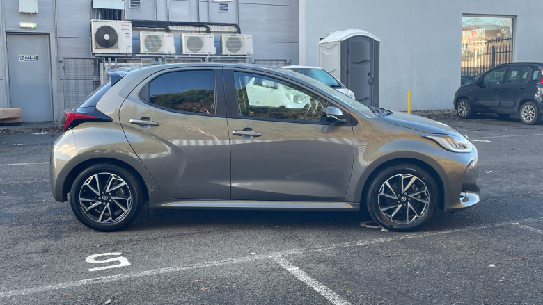 Toyota Yaris 1.5 Hybrid Design 5dr CVT Hybrid Hatchback